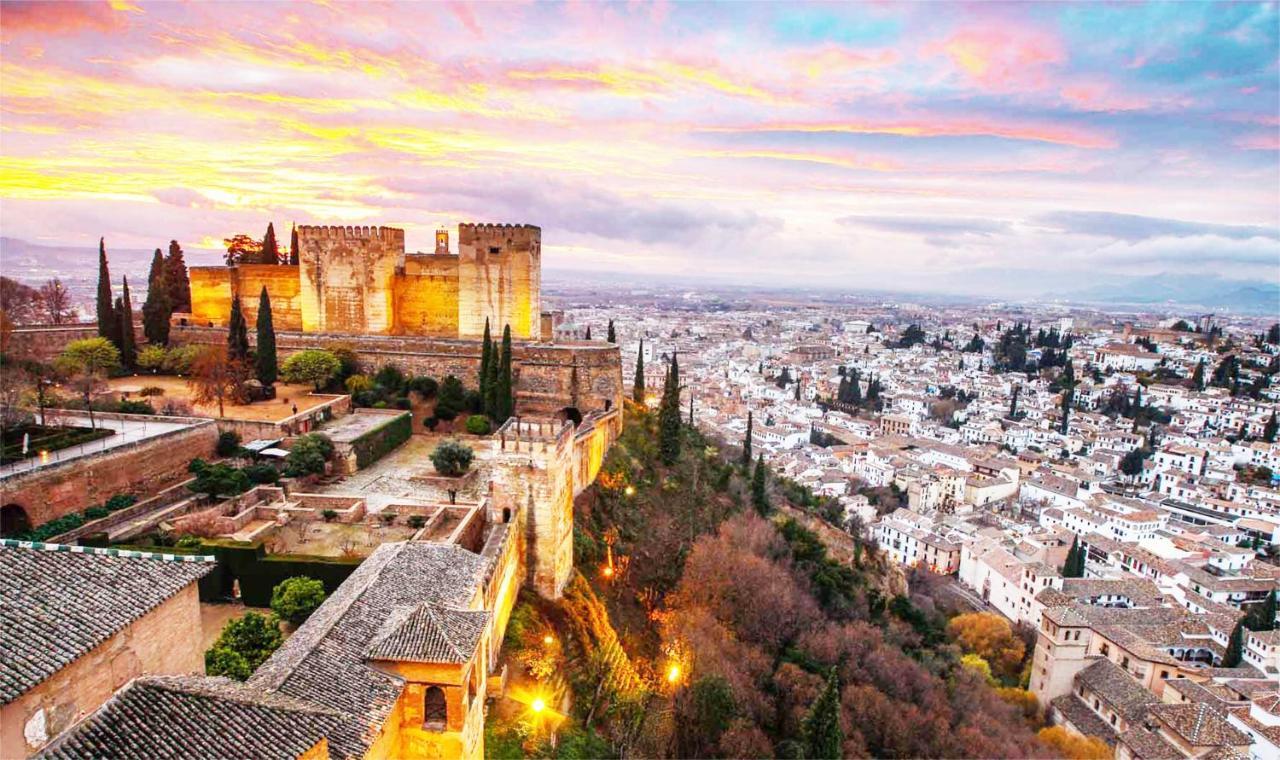 Apartasuite Centro Historico Atico Tranquilo Y Luminoso En El Corazon De Granada Dış mekan fotoğraf