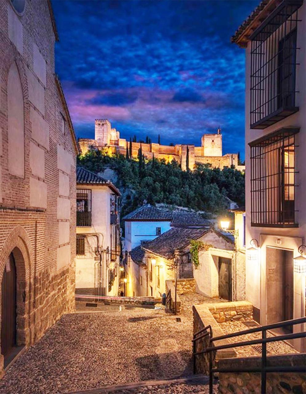 Apartasuite Centro Historico Atico Tranquilo Y Luminoso En El Corazon De Granada Dış mekan fotoğraf